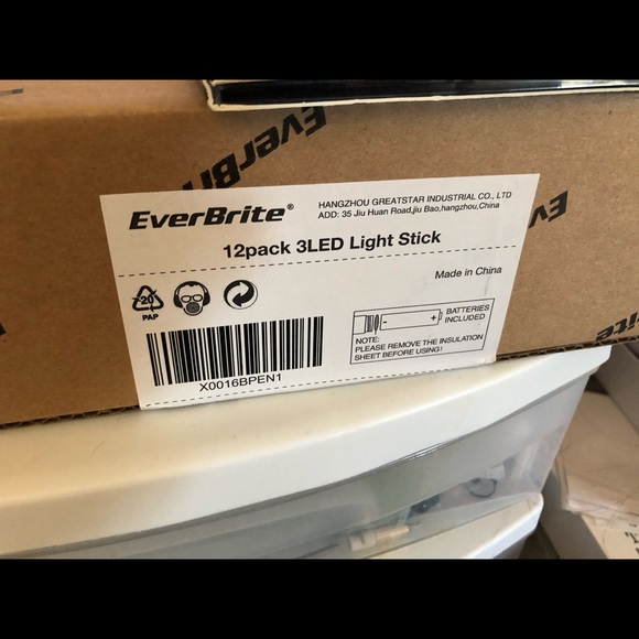 Glow sticks Light sabers 12pk party favors Jedi Star Wars NWT - Picture 16 of 16